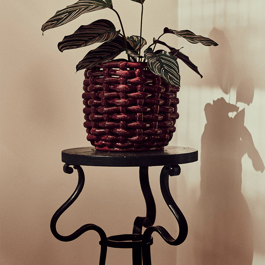 Late_Afternoon_Burgundy_Basketweave_Planter_on_plant_stand