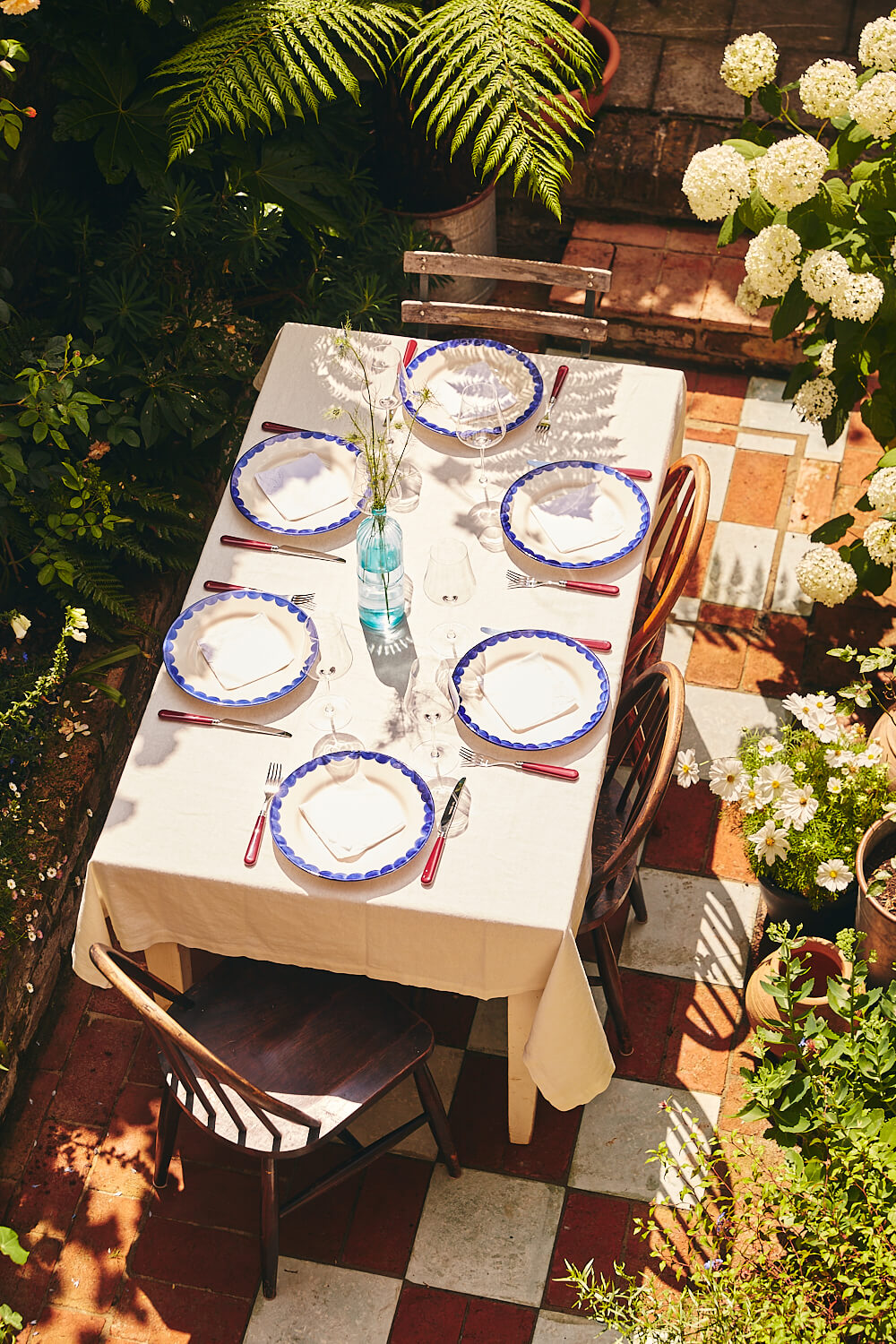 Late-Afternoon Blue Scallop Dinner Plate Table