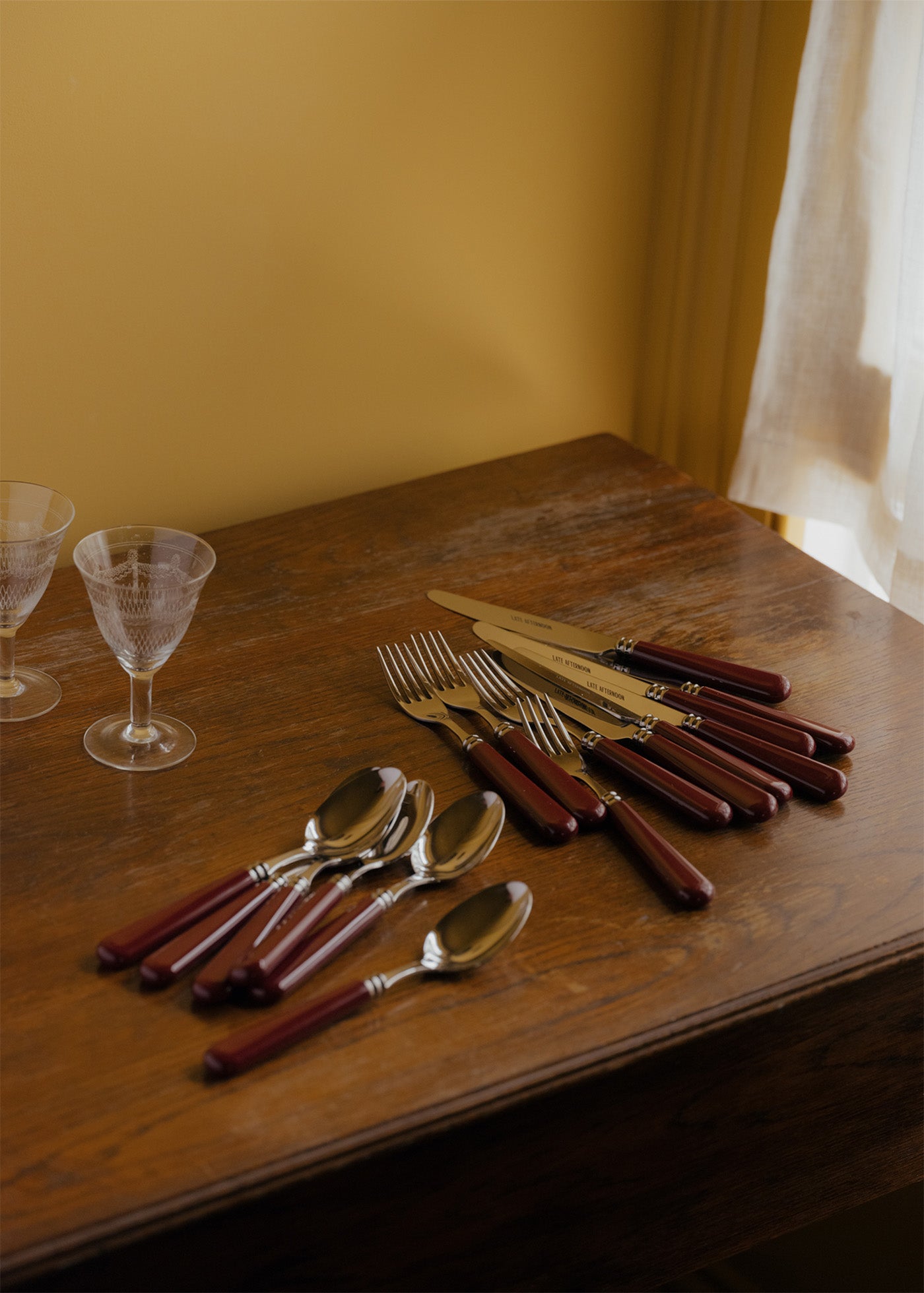 Burgundy_Knife_Fork_Dessert_Spoon_Set_