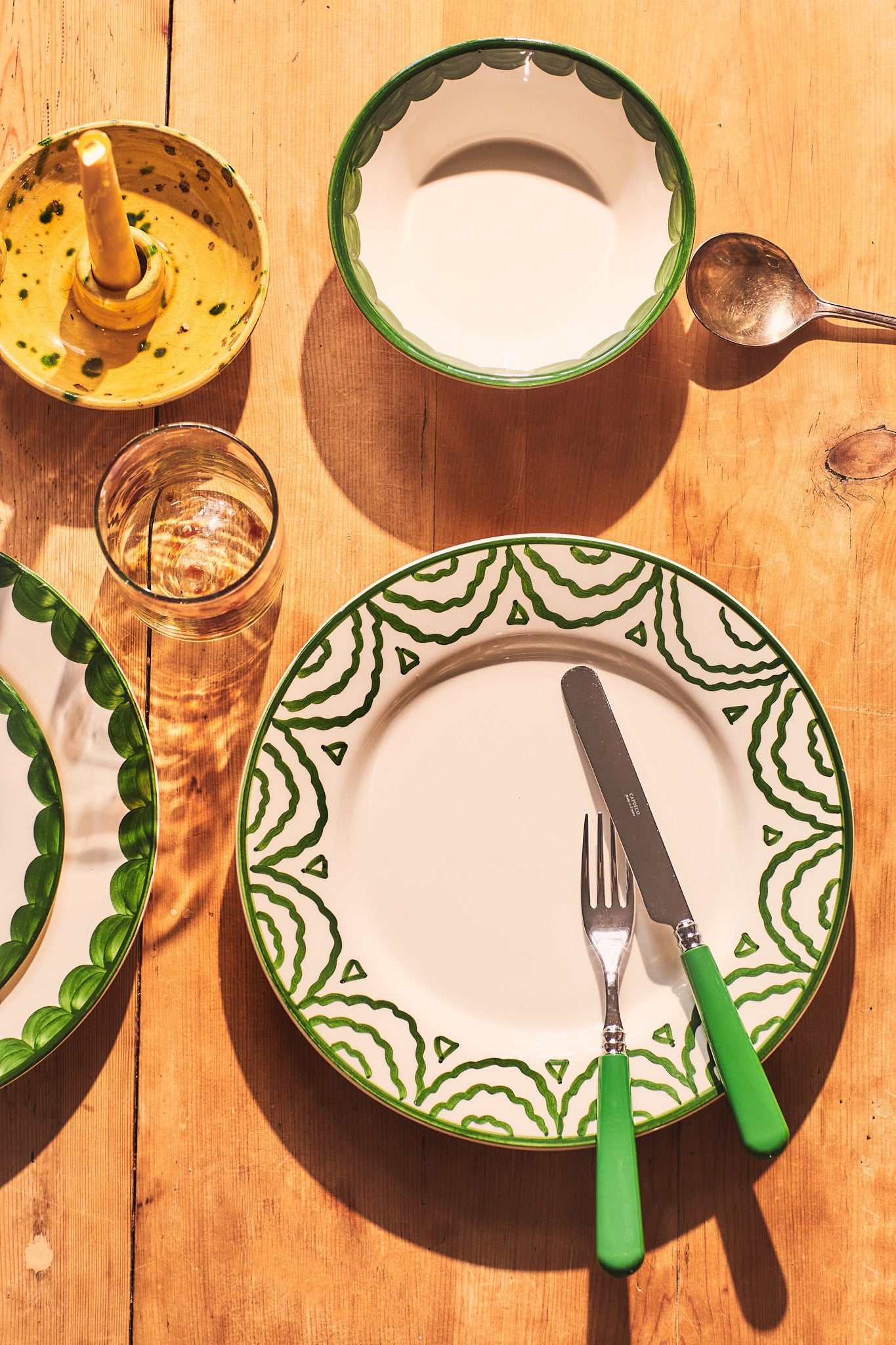 Late Afternoon Green Table Dinner Plate with Green Cutlery