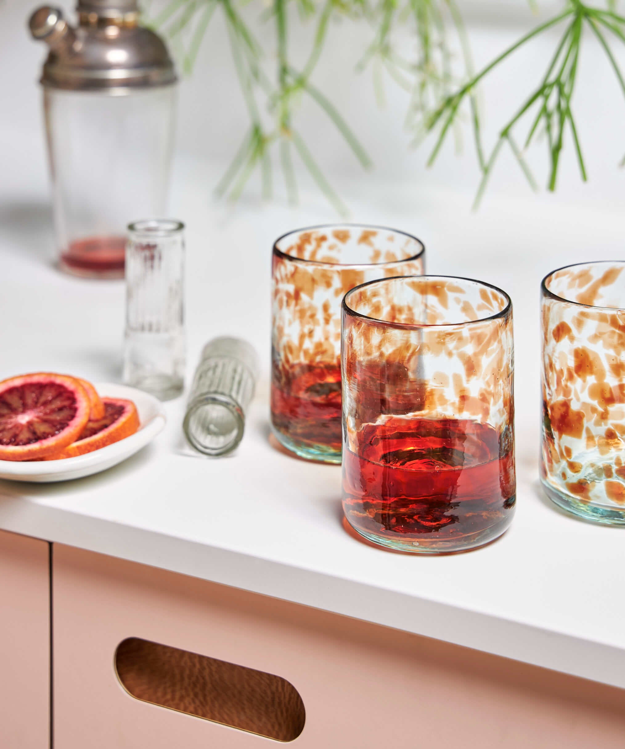 Oro_Tumbler_on_Kitchen_Bar